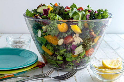Sommersalat med økologisk mandler