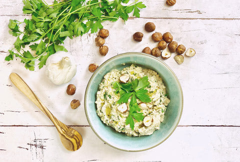 Hasselnøddepesto med krydderurter